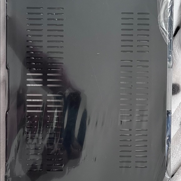 Brand new never opened Mac Book Air 11 inch case - Picture 3 of 3